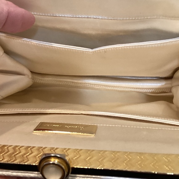 Vintage JUDITH LEIBER Ivory Clutch Shoulder Bag | Good vintage condition - Picture 8 of 16